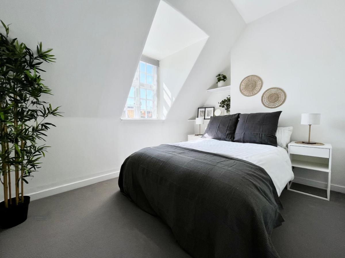 Apartment New Oxford Circus 2 Bedr, 3 Beds Location *