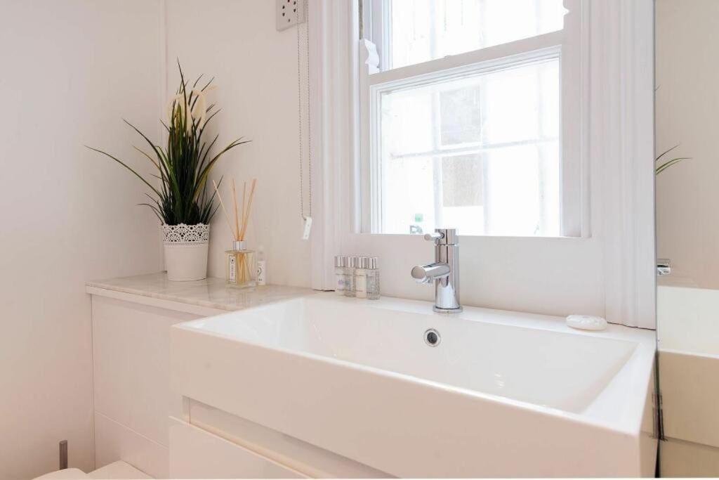 Charming Stylish One-bedroom Apartment *