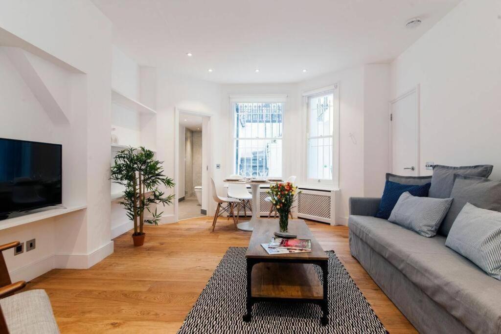 Charming Stylish One-bedroom * London
