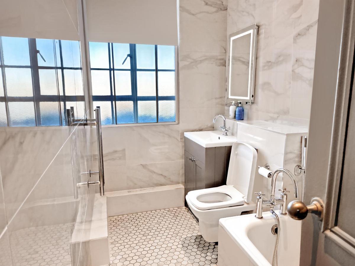 Chelsea Flat 10 Mins Harrods, Balcony, Gym, Air Conditioning Londres