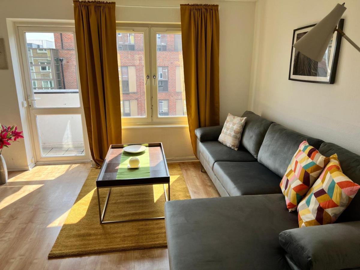 Morden 2 Bedroom Tower Bridge Apartment *
