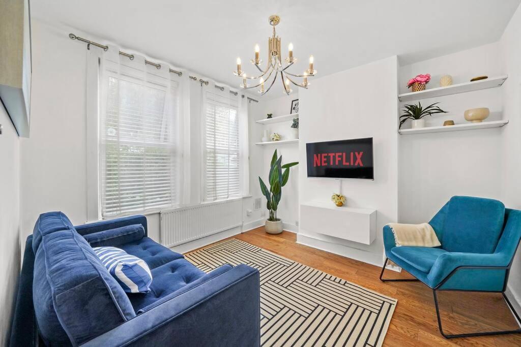 Bright 2 Bed Perfect Hub Apartment *