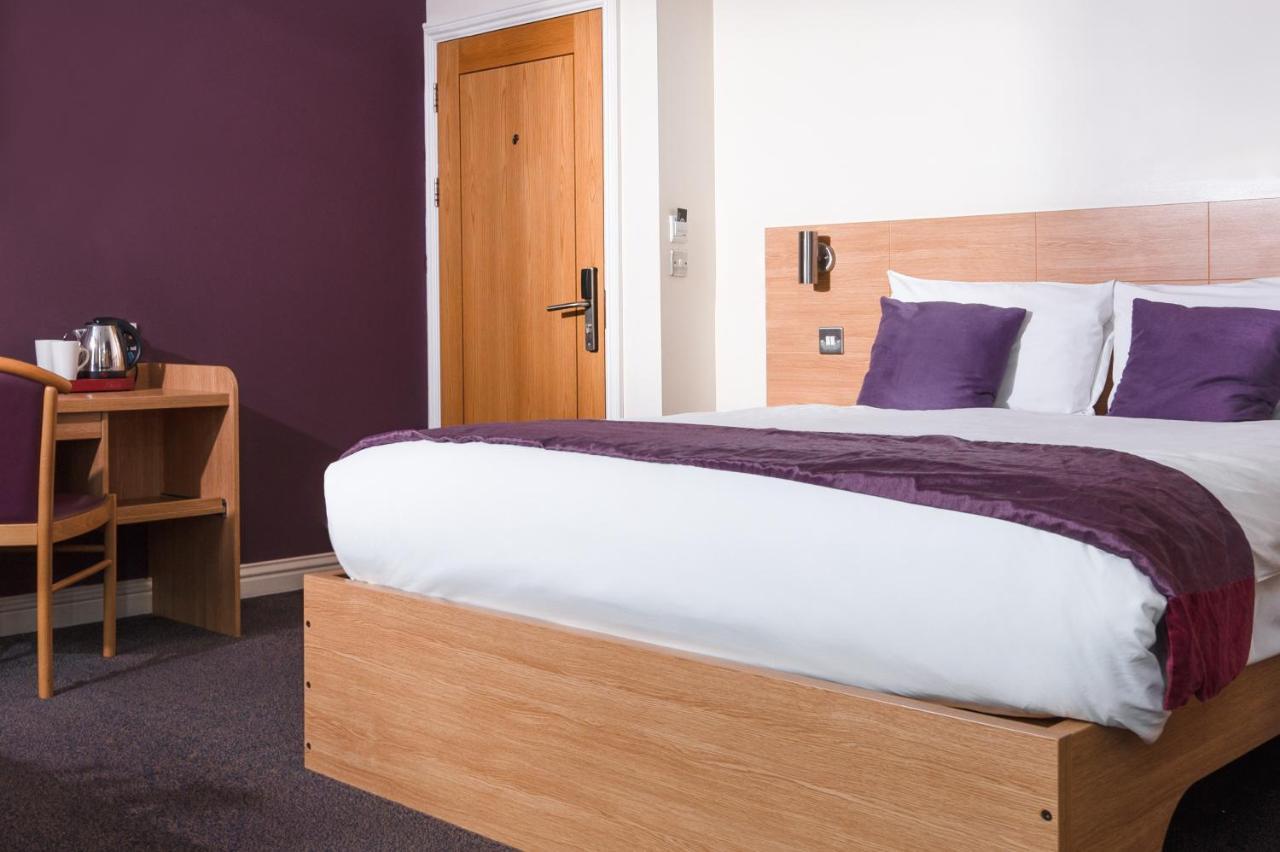 Fox Connaught Excel Inn