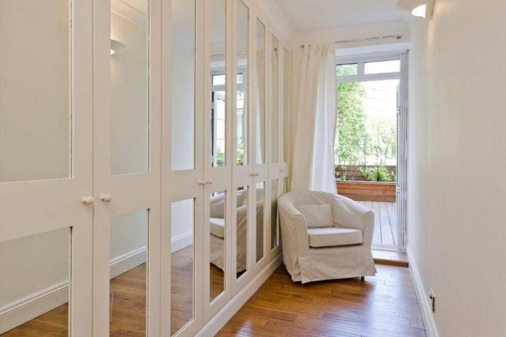 Huge Hyde Park Of Ca. 300 Sqm London