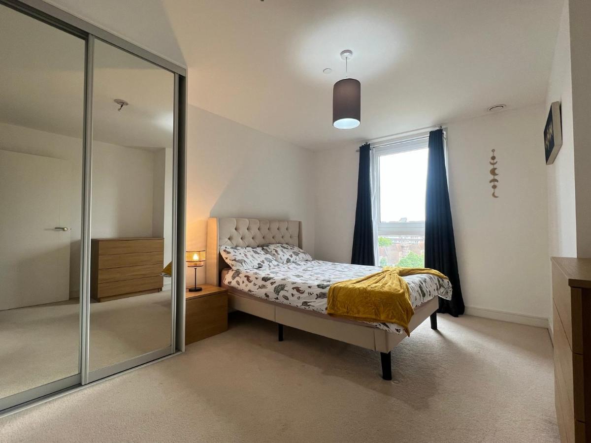 Apartment Modern 2br 2ba Wparking Sleeps 6 Comfortably