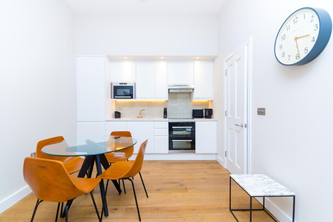 Whitfield Street Apartment