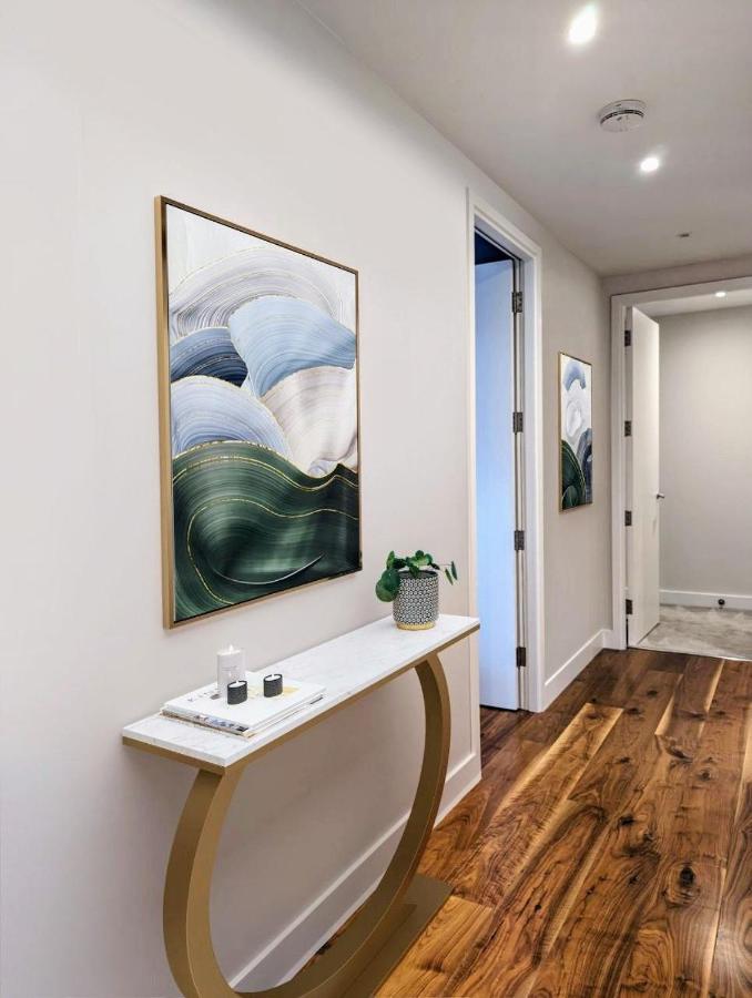 Stunning Soho Super - Sleeps 6 People London