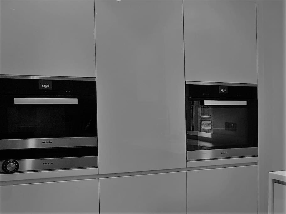 Huge Hyde Park Of Ca. 300 Sqm Apartment *
