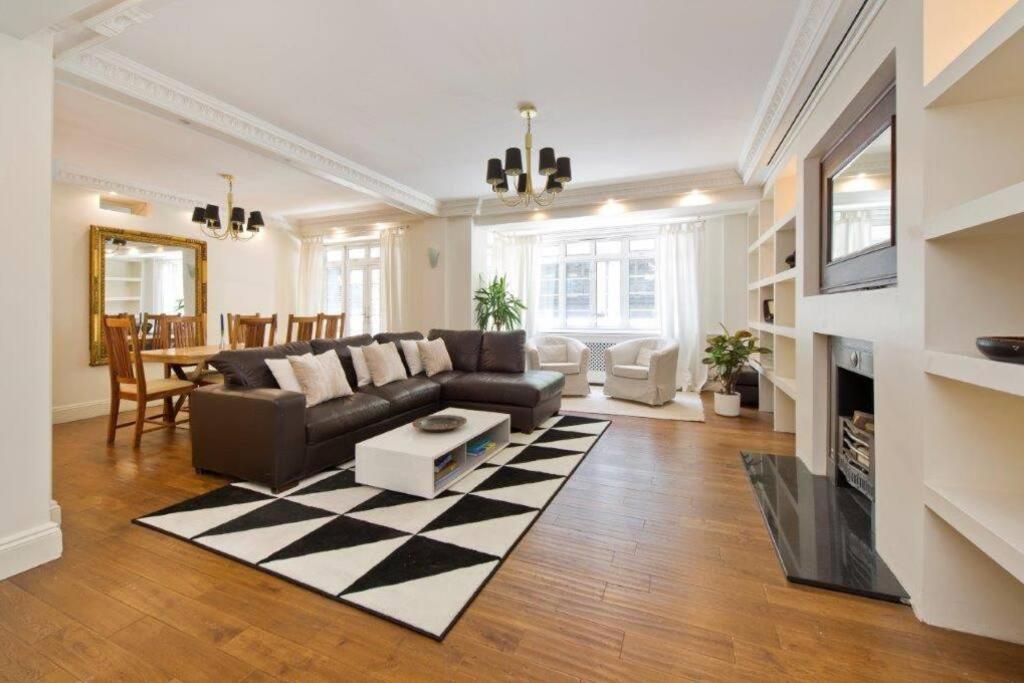 Apartment Huge Hyde Park Of Ca. 300 Sqm London