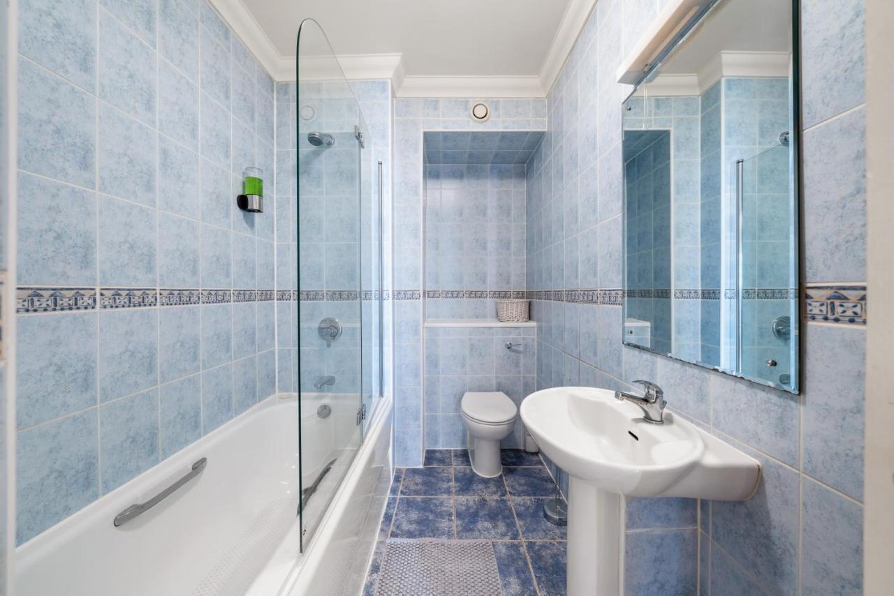 Apartamento Terrific 2 Bed 2 Bath Apt With Gym & Roof Terrace -12 Mins From *