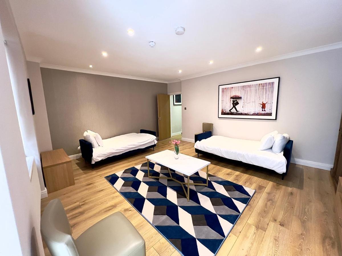 The Beverley - Victoria London