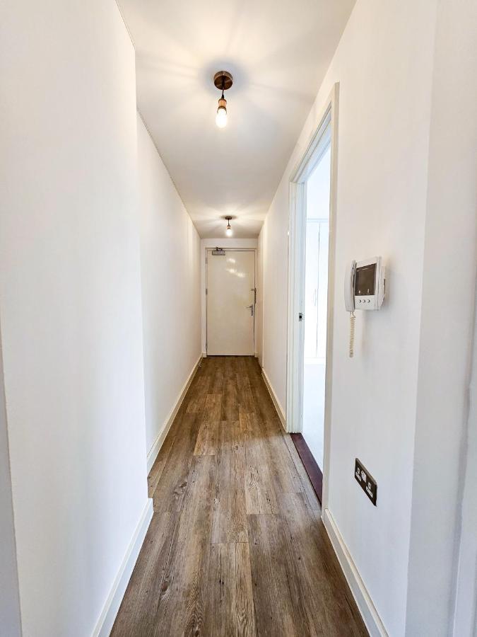 Centrally Located Spacious Flat Near Canary Wharf * Londres