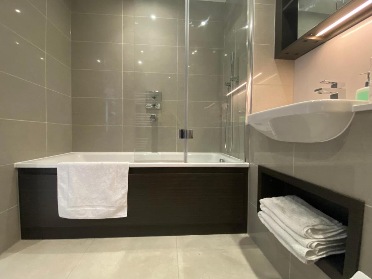 Apartment Club White Bridge One Bedroom London