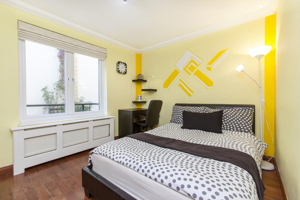 Guest house Fruit London