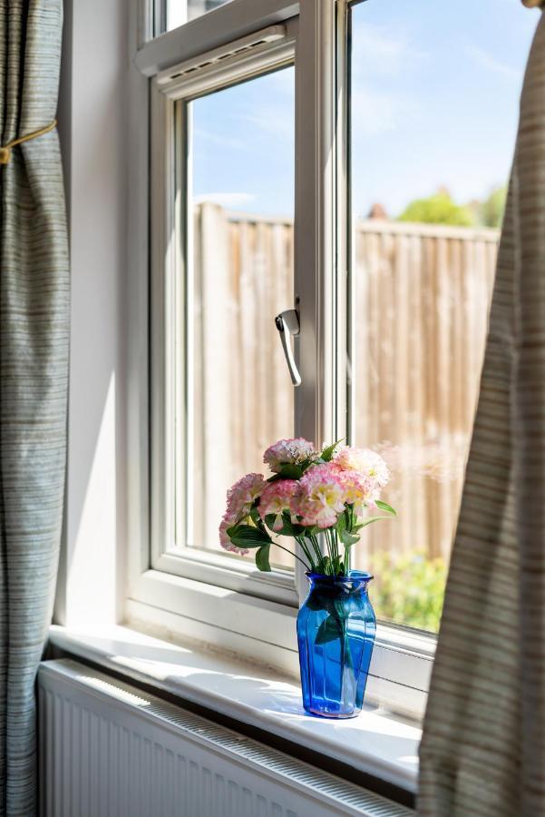 Lovely Garden In Wimbledon Town Centre With Private Parking By Wimbledon Lets Apartment