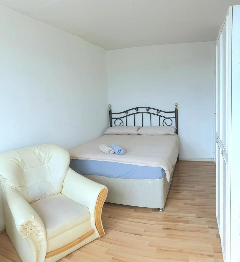 Homestay Elephant & Castle - Zone 2 - Private - Shared Bathroom *
