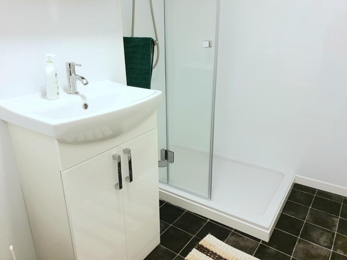 Homestay Elephant & Castle - Zone 2 - Private - Shared Bathroom *