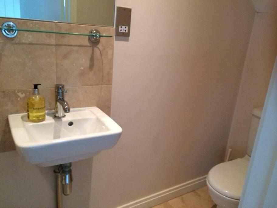 Wimbledon Tennis House With Hot Tub; 4 Minute Walk * London