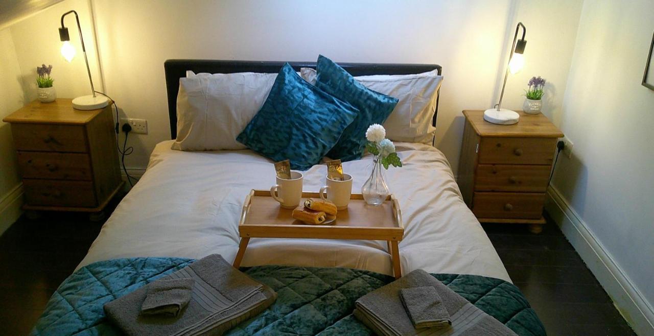 Stylish West Get Away Shepherd Bush Market Westfield * London