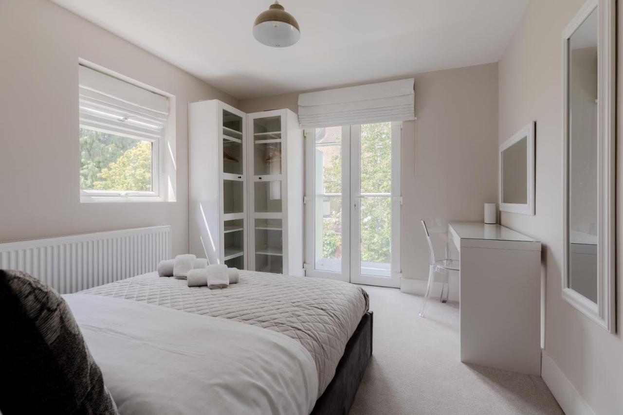 Apartment Central, Stylish And Spacious 4 Bedroom House 2,5 Bathrooms In Shepherd's Bush