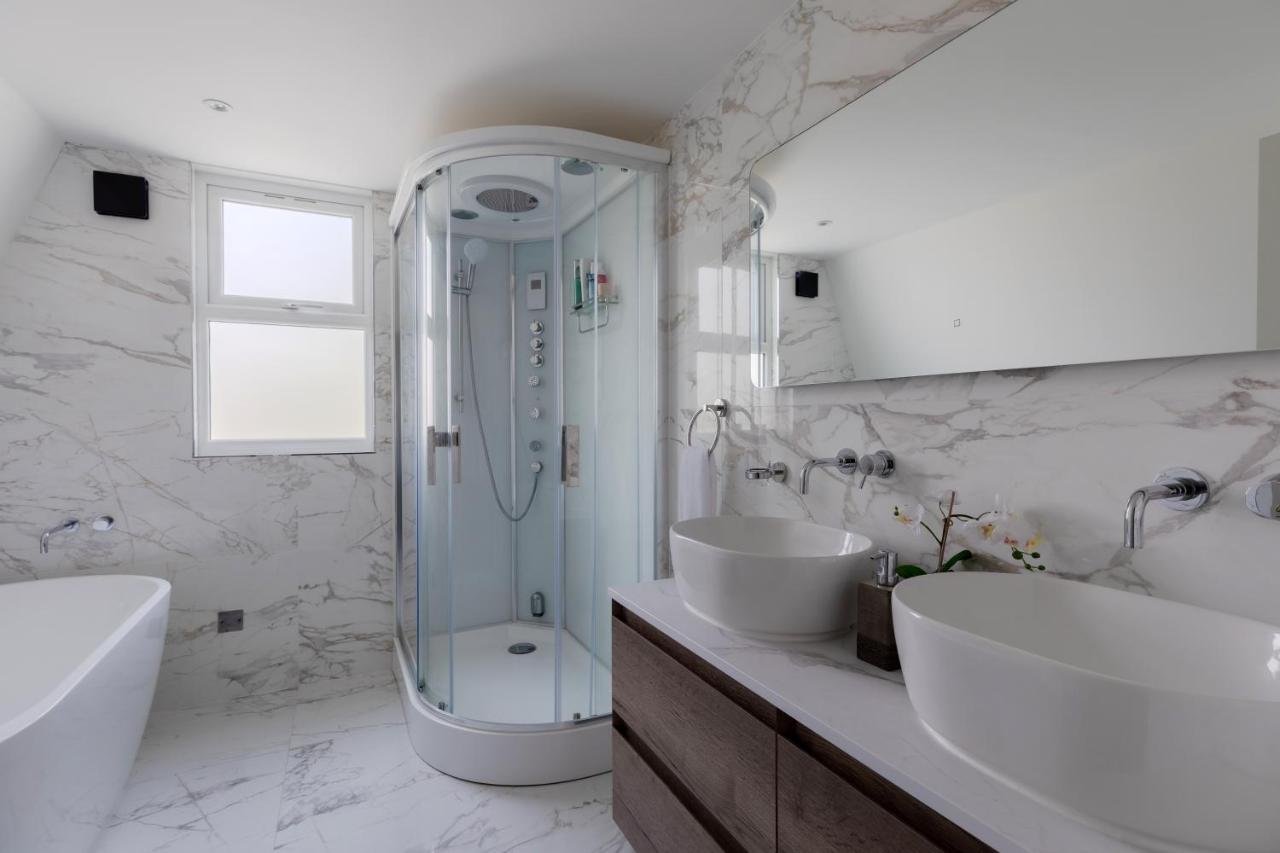 Apartment Central, Stylish And Spacious 4 Bedroom House 2,5 Bathrooms In Shepherd's Bush London