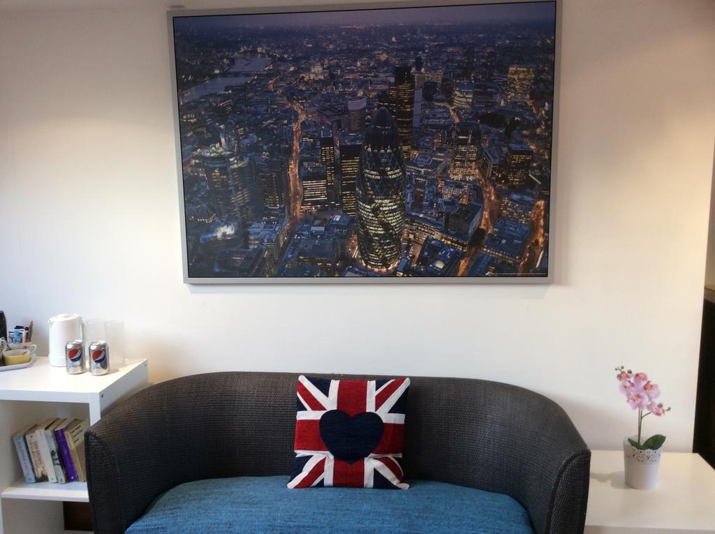 Homestay Cosy Retreat - 73 The Green Morden London