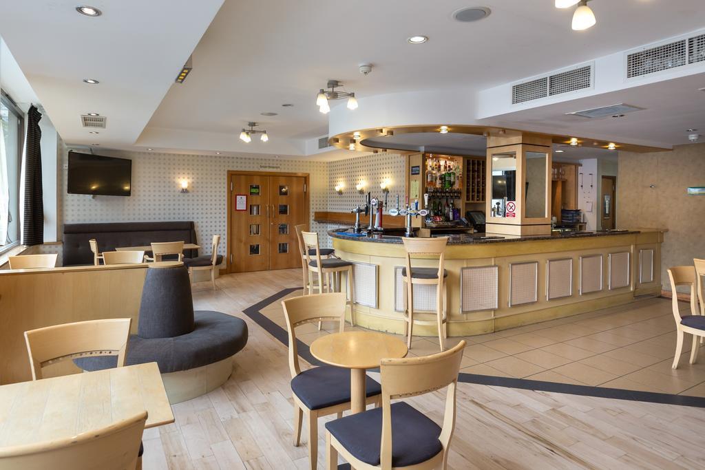 Hotel - Wembley International 3*