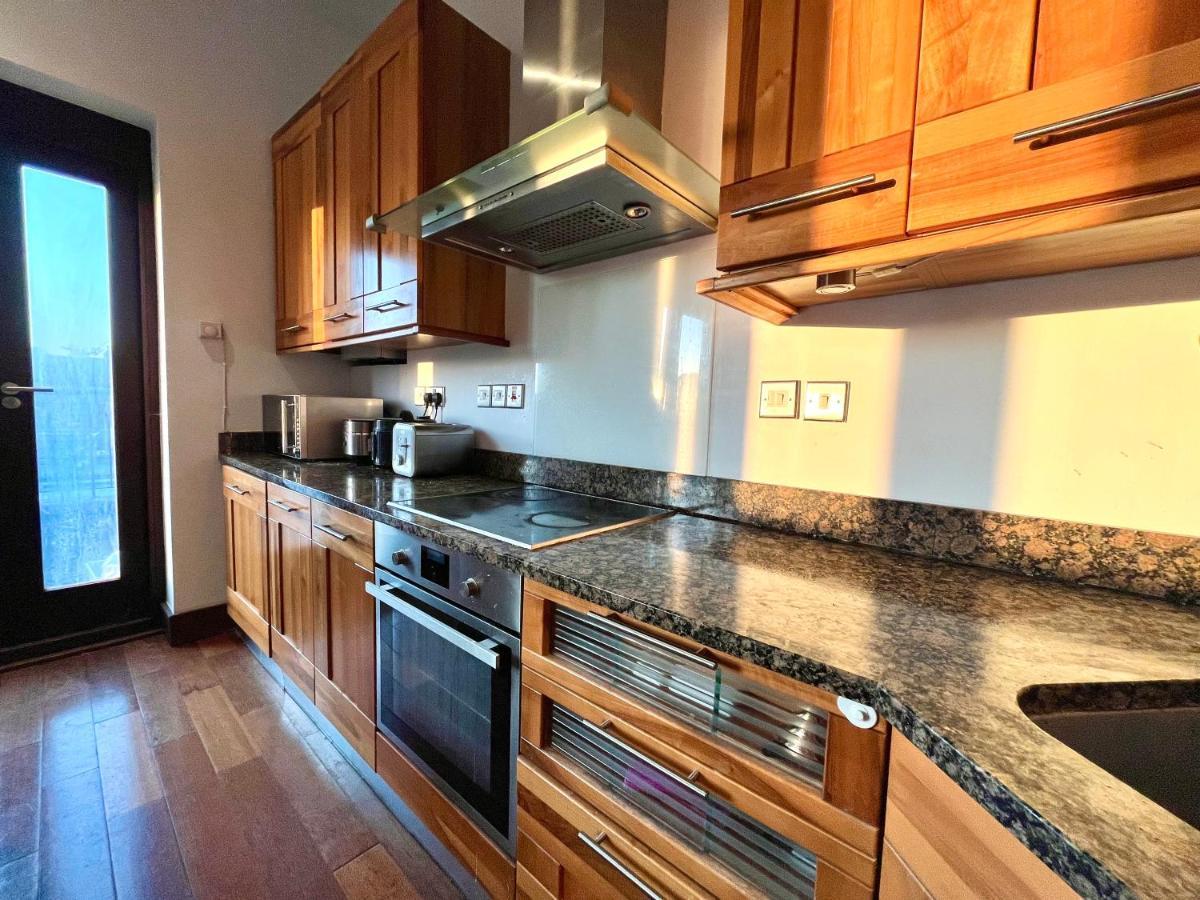Kensington Luxury Apartment