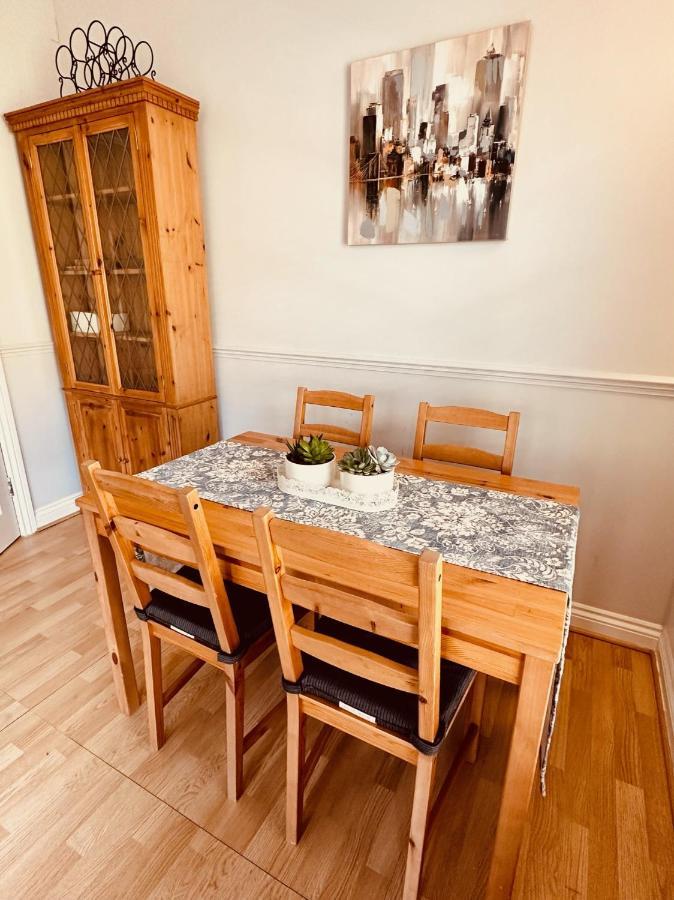 Riverside Flat In Southwark London