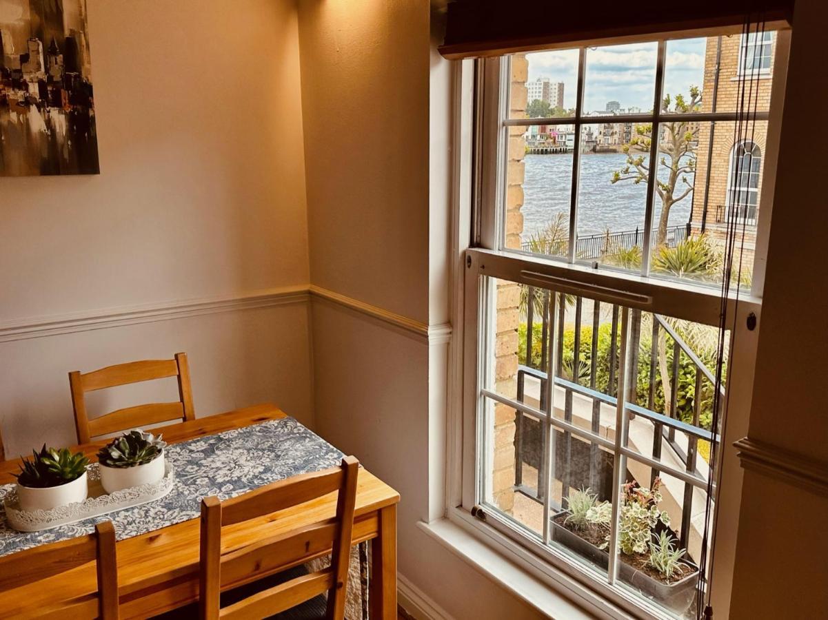 Riverside Flat In Southwark London