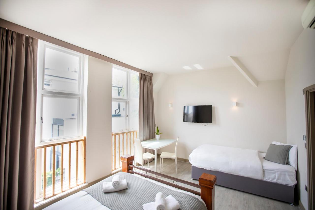 Aparthotel Arch 4*