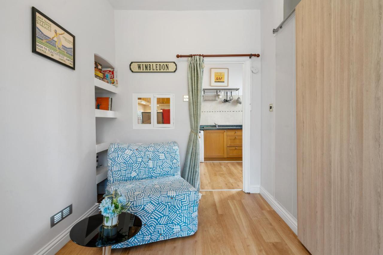 Lovely Garden In Wimbledon Town Centre With Private Parking By Wimbledon Lets Apartment London