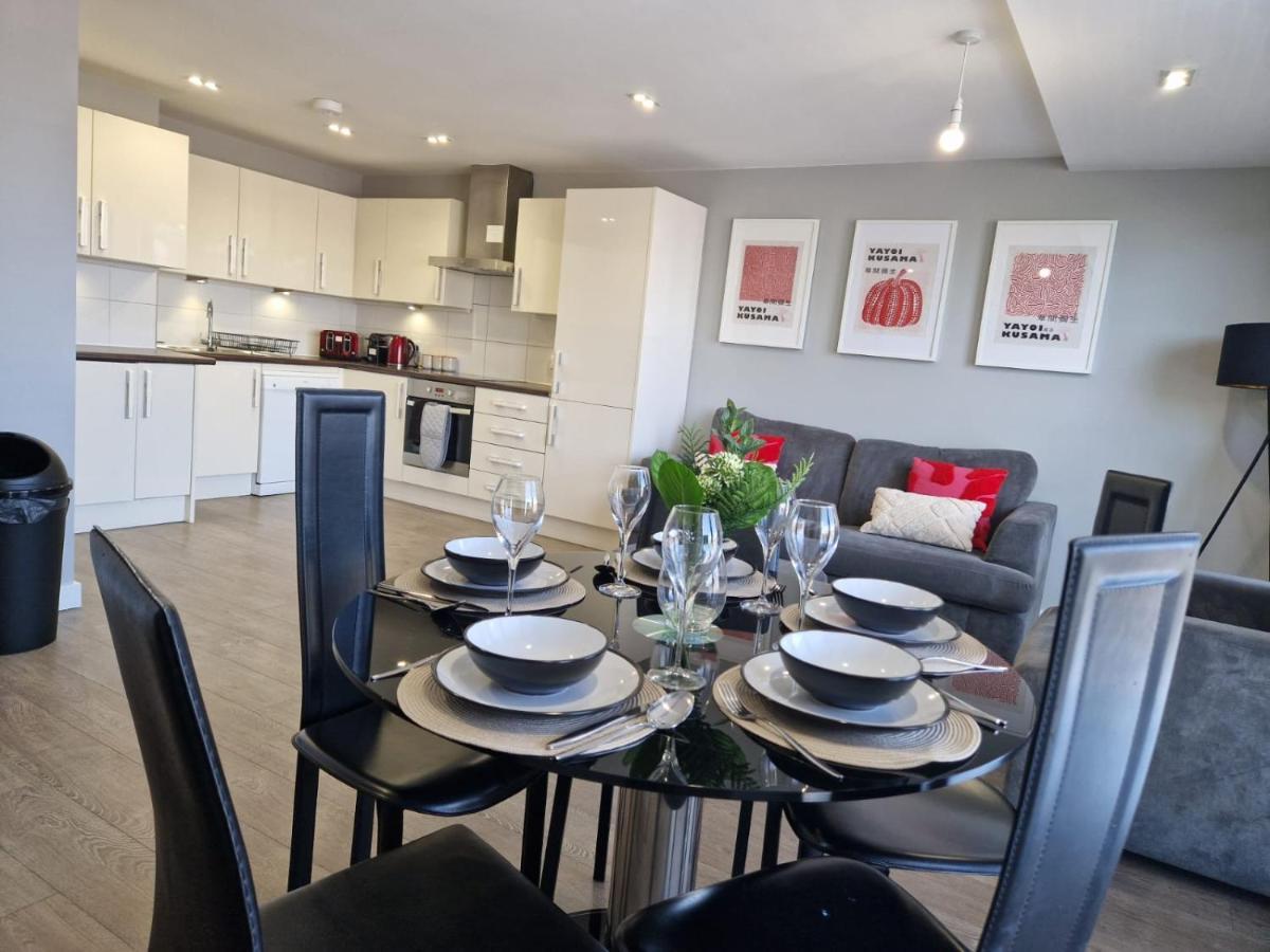 Modern 3 Bed Flat With Private Terrace In Shoreditch Apartment *