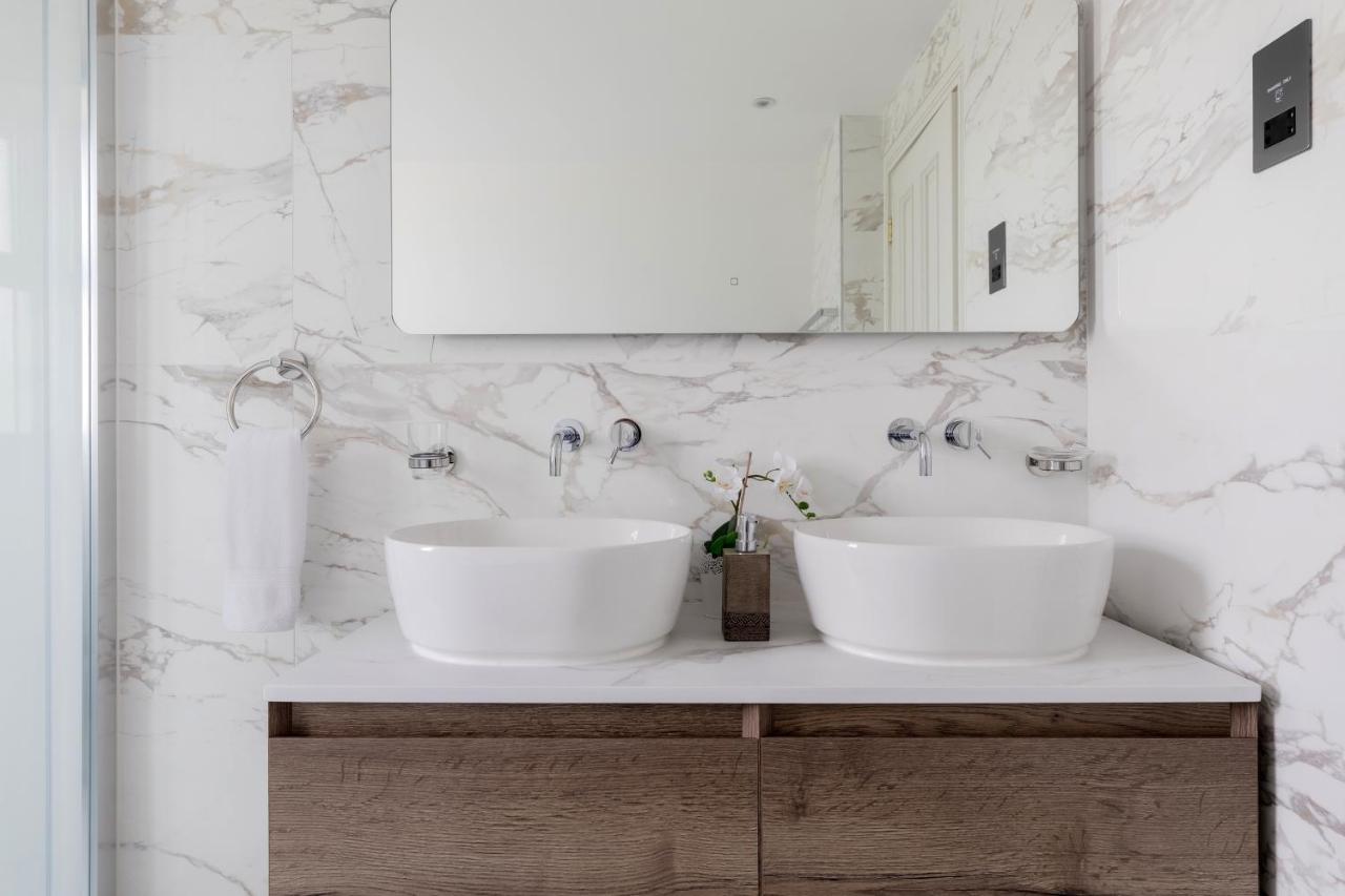 Central, Stylish And Spacious 4 Bedroom House 2,5 Bathrooms In Shepherd's Bush Apartment London