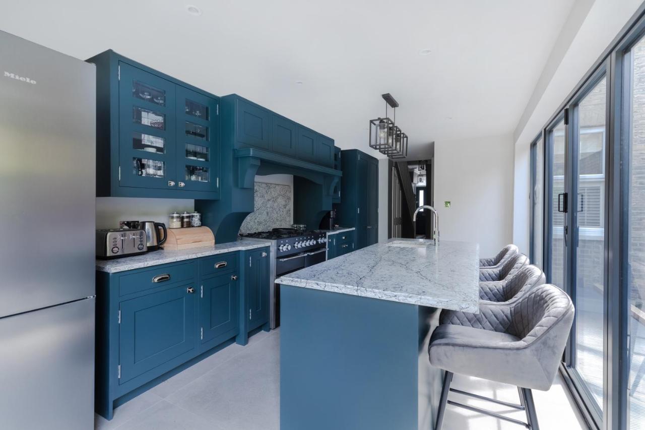 Central, Stylish And Spacious 4 Bedroom House 2,5 Bathrooms In Shepherd's Bush London