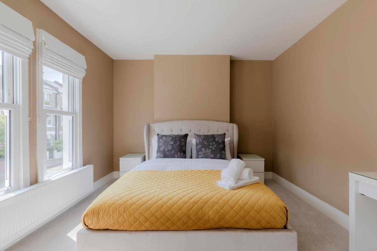 Apartment Central, Stylish And Spacious 4 Bedroom House 2,5 Bathrooms In Shepherd's Bush London