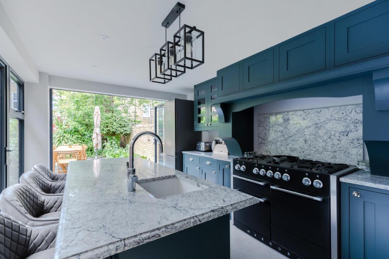 Apartment Central, Stylish And Spacious 4 Bedroom House 2,5 Bathrooms In Shepherd's Bush *