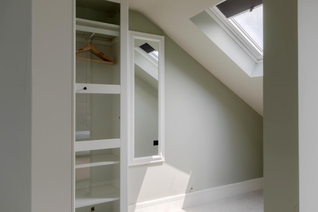 Apartment Central, Stylish And Spacious 4 Bedroom House 2,5 Bathrooms In Shepherd's Bush London