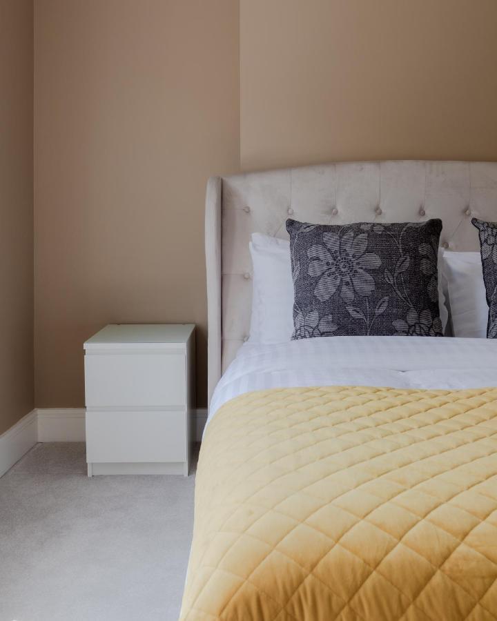 Central, Stylish And Spacious 4 Bedroom House 2,5 Bathrooms In Shepherd's Bush Apartment London
