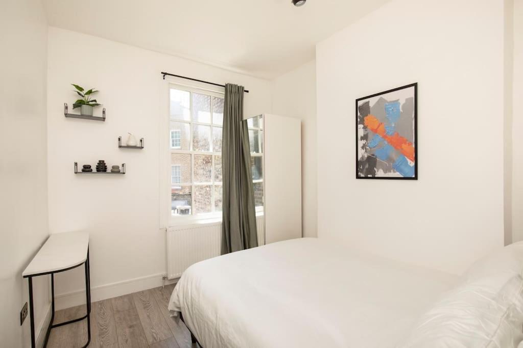 Spacious Serenity In The Heart Of Apartment *