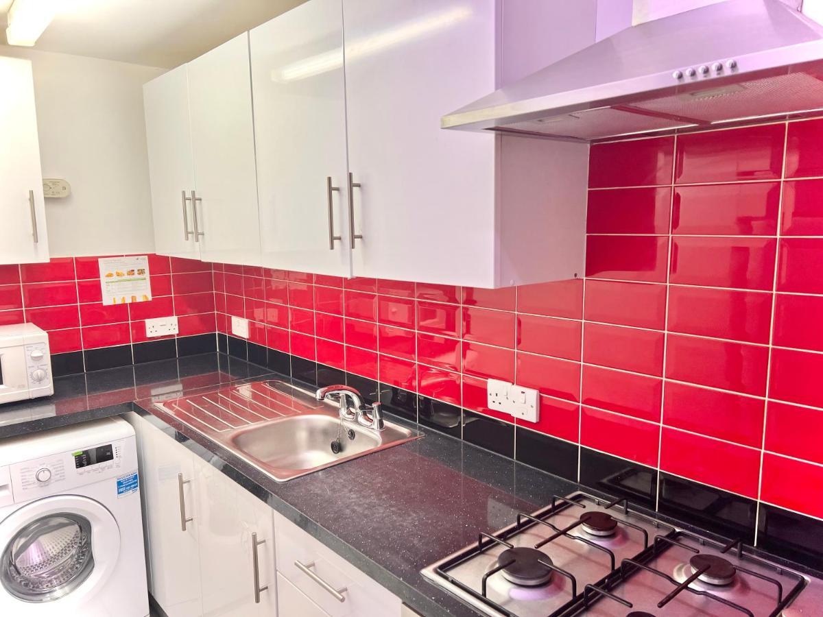 White Chapel Holiday 2 Bedroom Apartment London