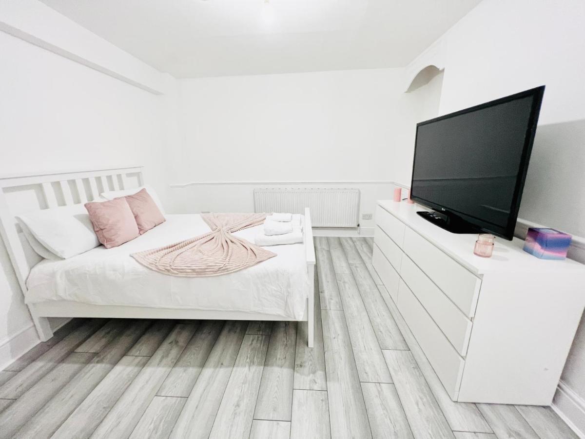 Apartment Private House Shepherd's Bush W3 London