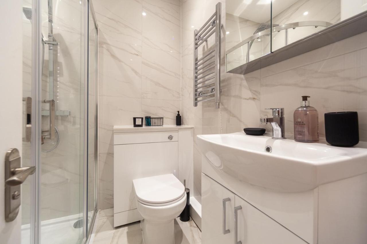 Kensington Luxury Flat With Patio Apartment