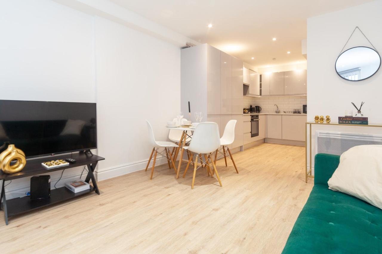 Kensington Luxury Flat With Patio Apartment *