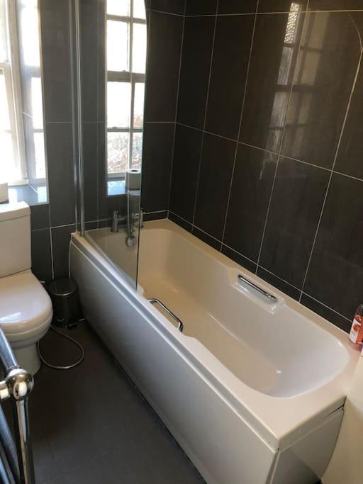 Apartment Stunning 3 Bedroom In *