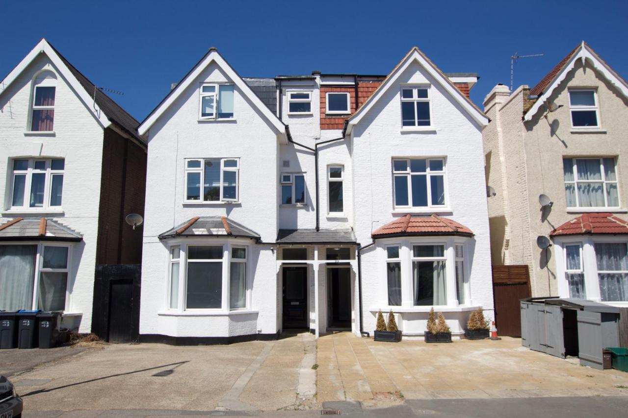 Apartment Wonderful 3 Bed Flat With Private Garden In Wimbledon - 1 The Queens London