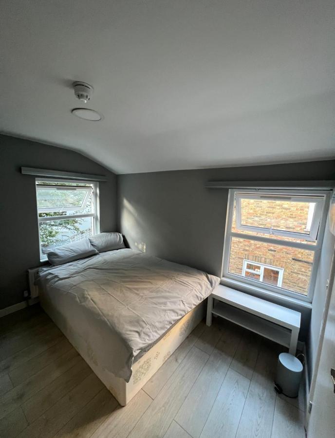 Guest house Sterne Street London