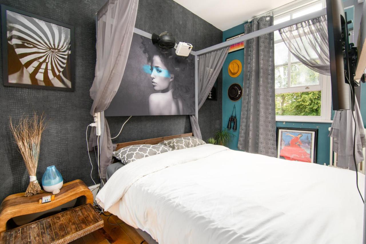 Hospedagem domiciliar Master En - Townhouse Double With Garden & Hot Tub *