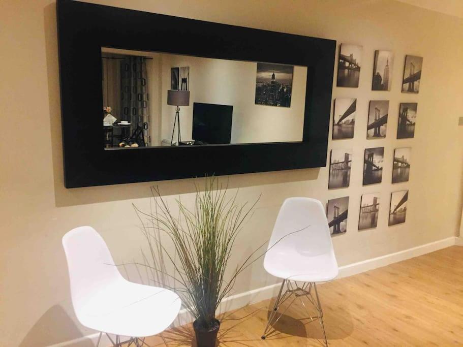 Apartment Stunning 3 Bedroom In London