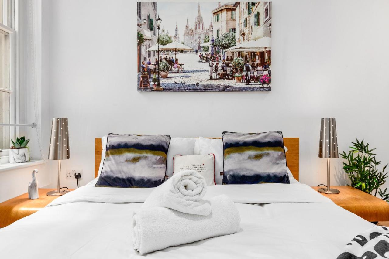 Apartamento 3-bedroom Flat In Sleeps 14 Hy1